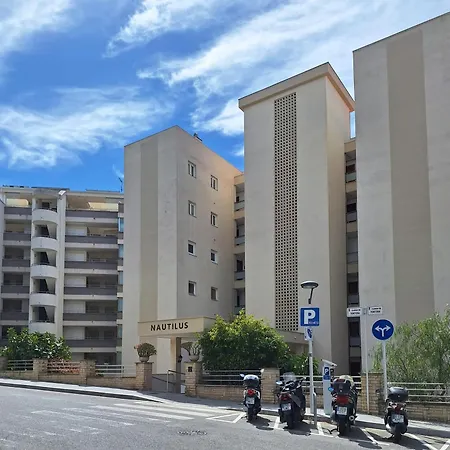 Nautilus Vistas Mar, Nuevo Centro * Салоу